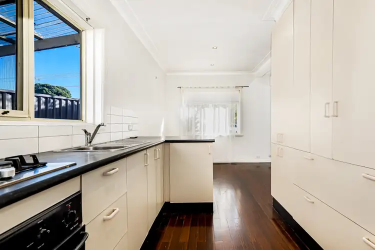 1/4 Lee Avenue, Springvale VIC 3171