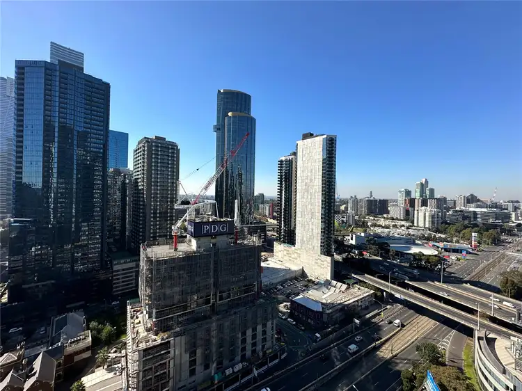 2402/241 City Road, Southbank VIC 3006