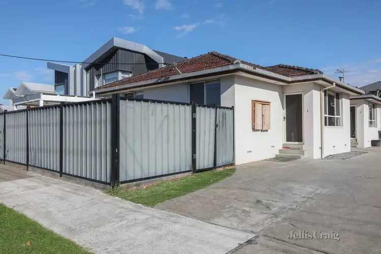 1/82 Paxton Street, South Kingsville VIC 3015
