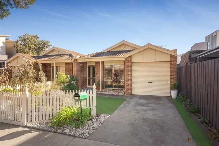 5A Embankment Grove, Chelsea VIC 3196