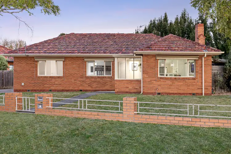 21 Muir Crescent, Newington VIC 3350