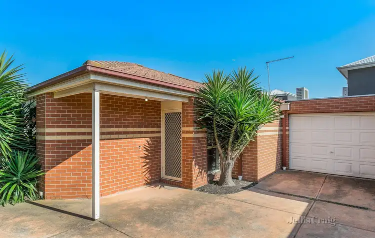 2/14 Stapley Crescent, Altona North VIC 3025