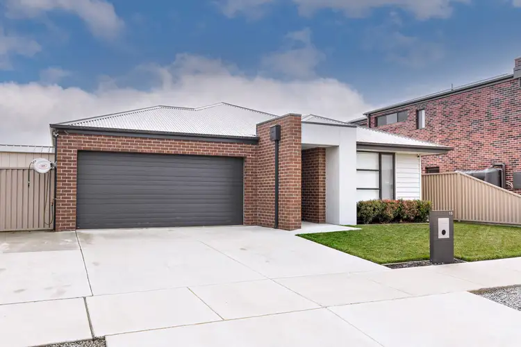 15 Honey Eater Drive, Winter Valley VIC 3358