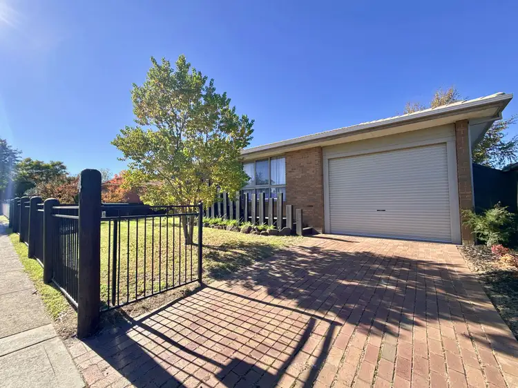 4 Arnott Street, Cranbourne North VIC 3977