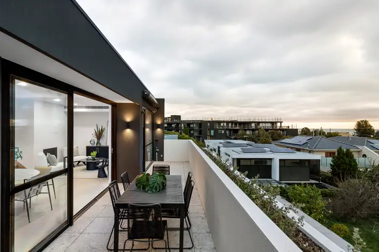 202/24 Grenville Street, Hampton VIC 3188