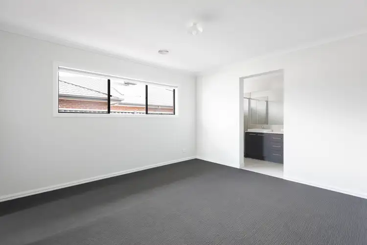 Fifth view of Homely house listing, 37 Mullingar Drive, Alfredton VIC 3350
