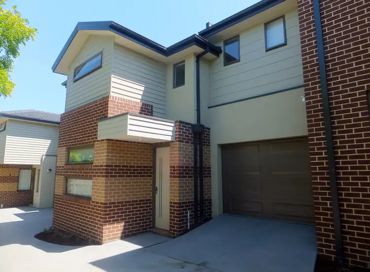 2/1 Melaleuca Drive, Clarinda VIC 3169