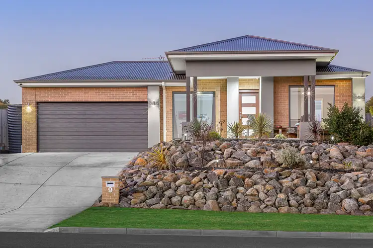 9 Henry Avenue, Mount Clear VIC 3350