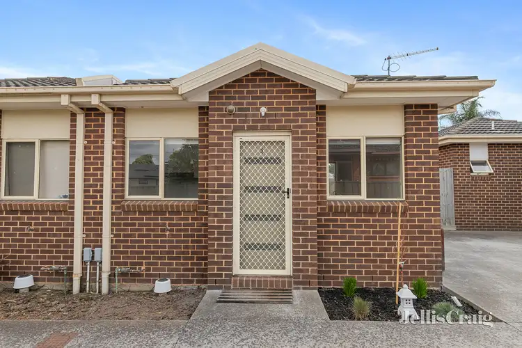 3/2 Lloyd Avenue, Epping VIC 3076
