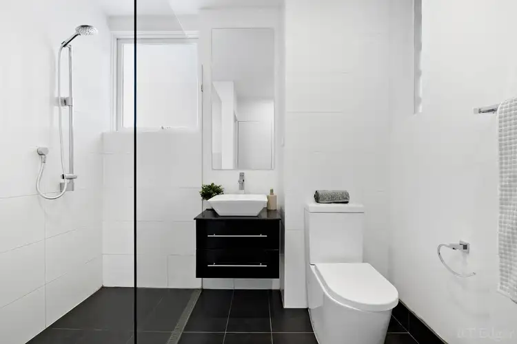 Fifth view of Homely apartment listing, 8/6 Lambert Road, Toorak VIC 3142