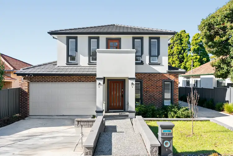 1/42 Roslyn Street, Burwood VIC 3125