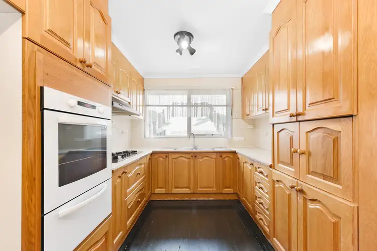 32 Ester Crescent, Clayton South VIC 3169