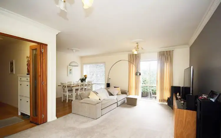 Second view of Homely house listing, 2/433 Canterbury Road, Vermont VIC 3133