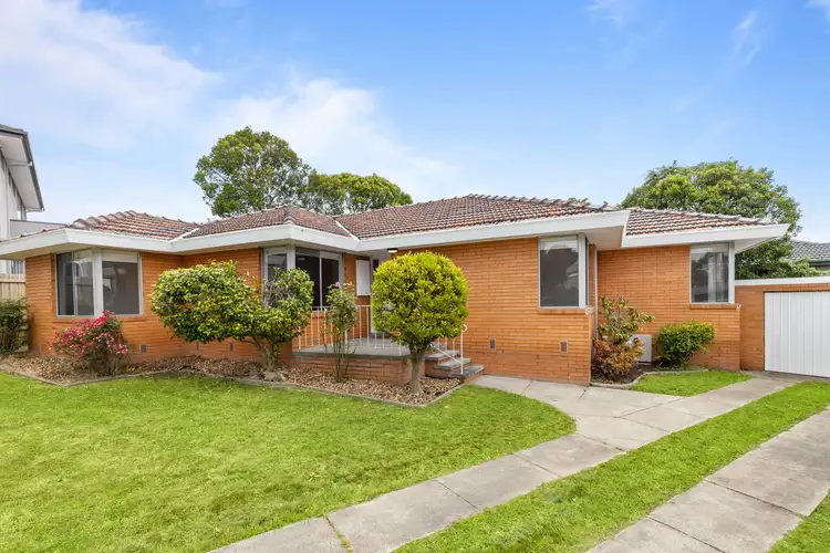Main view of Homely house listing, 7 Robin Grove, Mount Waverley VIC 3149