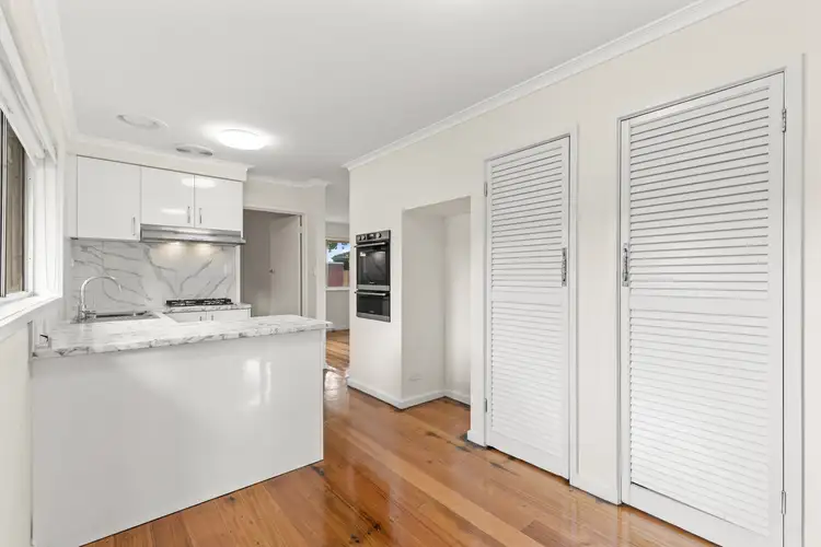 Second view of Homely house listing, 7 Robin Grove, Mount Waverley VIC 3149