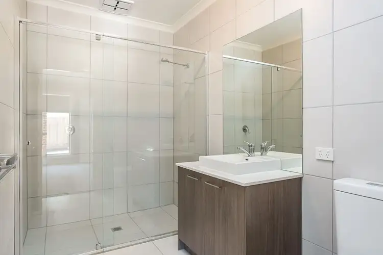 Fourth view of Homely house listing, 2/37 Hull Road, Croydon VIC 3136