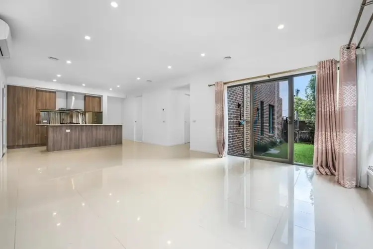 1/17 Ingleside Crescent, Glen Waverley VIC 3150