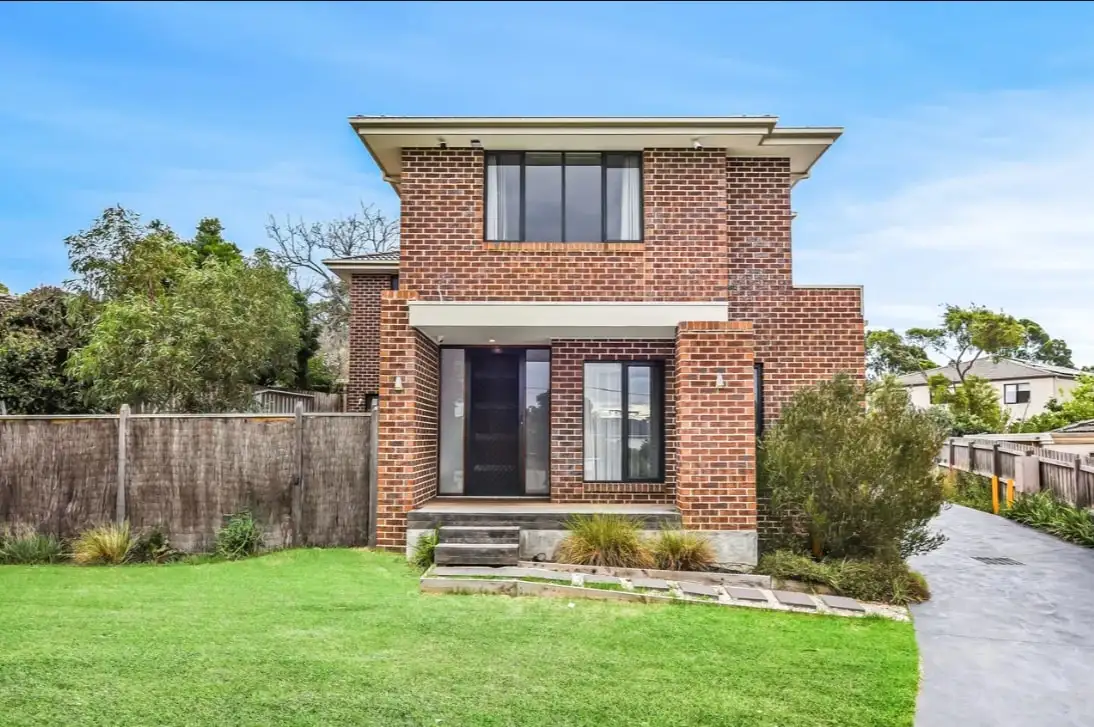 Main view of Homely townhouse listing, 1/17 Ingleside Crescent, Glen Waverley VIC 3150
