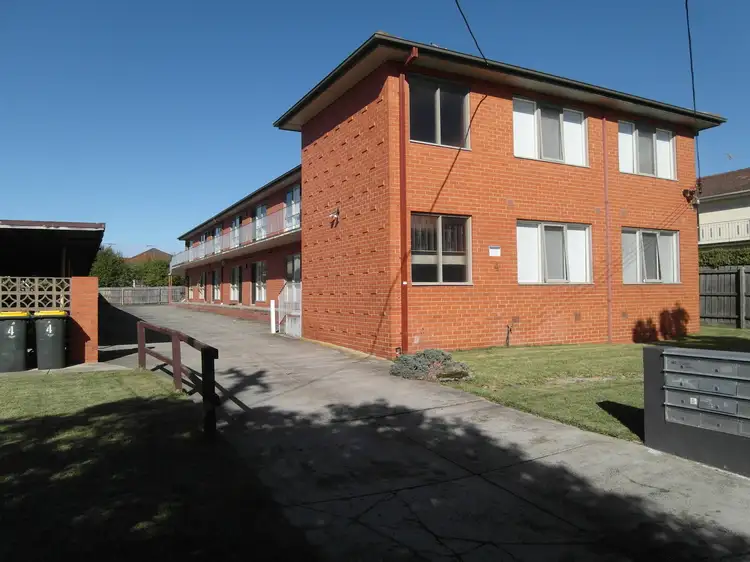 Main view of Homely unit listing, 16/4 Rosedale Avenue, Glen Huntly VIC 3163