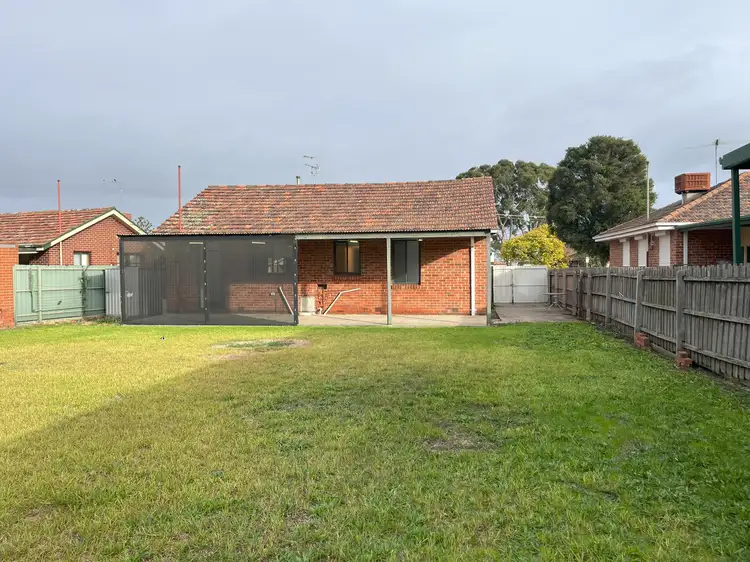 26 Hales Crescent, Jacana VIC 3047