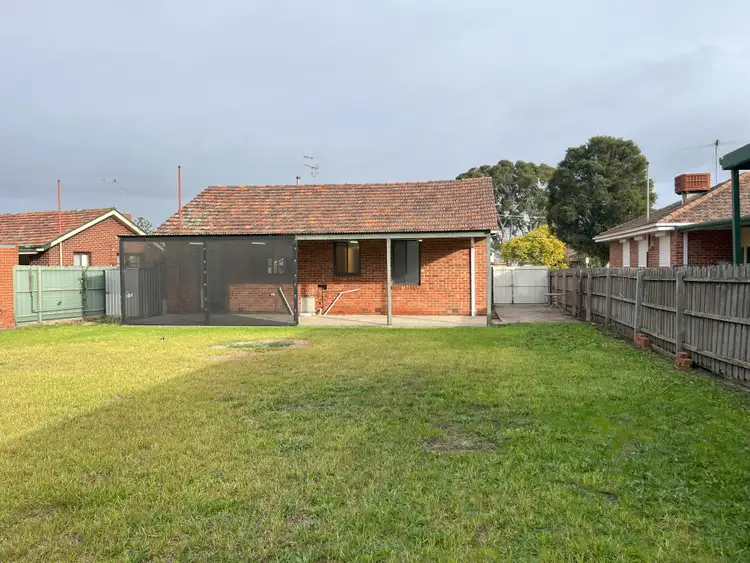 26 Hales Crescent, Jacana VIC 3047