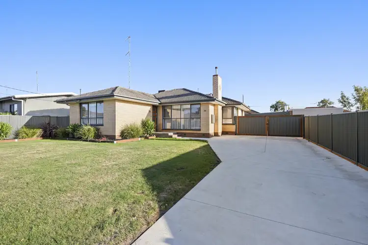 22 Shirley Street, Wendouree VIC 3355