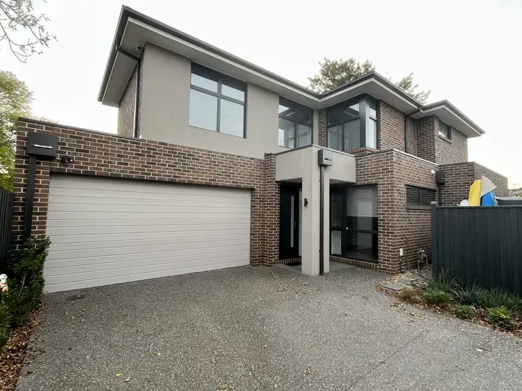 2/13 Longbourne Avenue, Notting Hill VIC 3168