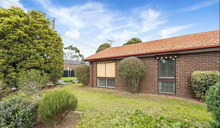 2/261 Civic Parade, Altona VIC 3018