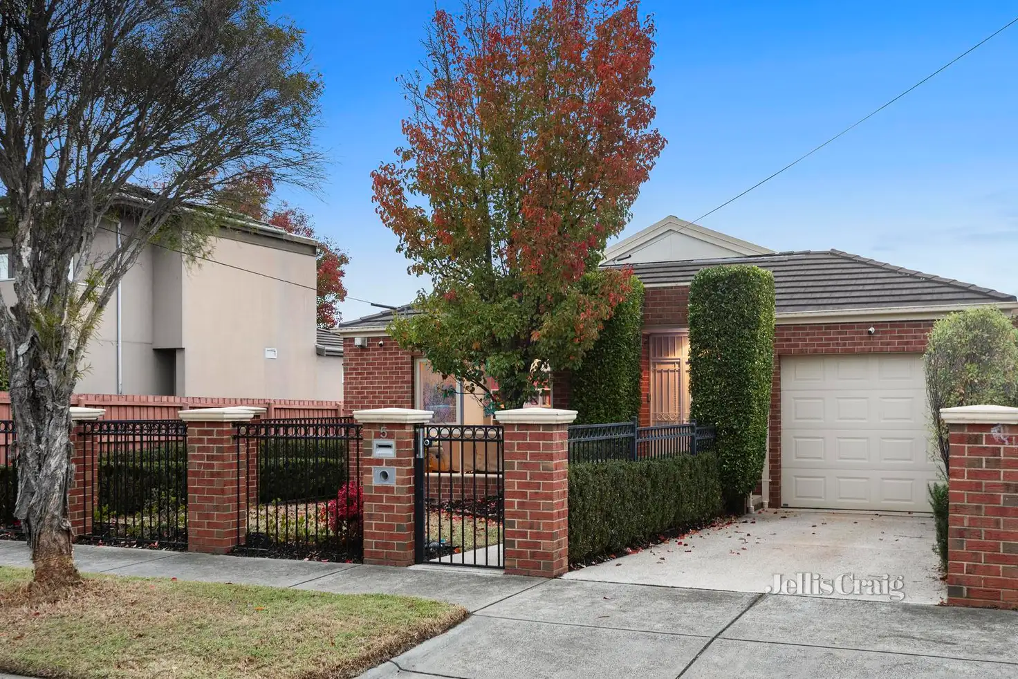 Main view of Homely townhouse listing, 5 Anderson Avenue, Bentleigh East VIC 3165