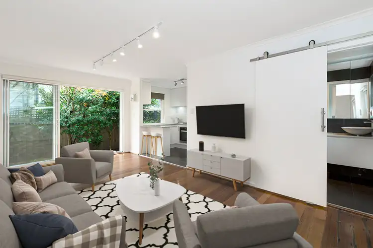 2/3 Steele Street, Malvern East VIC 3145