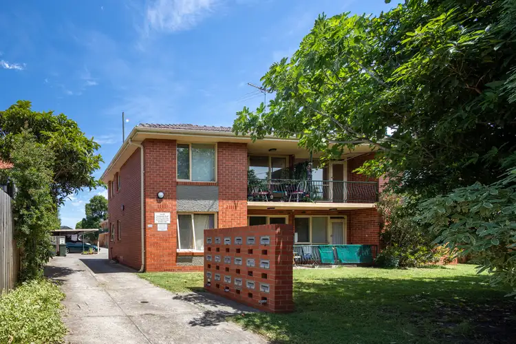 1218 Dandenong Road