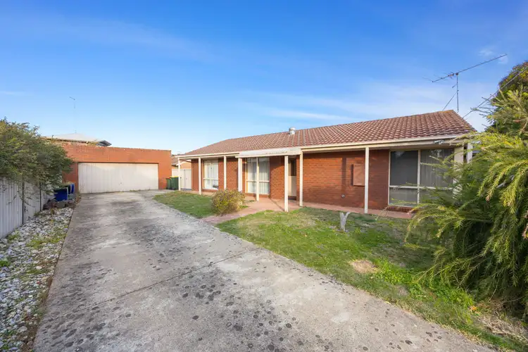8 Symons Street, Wendouree VIC 3355