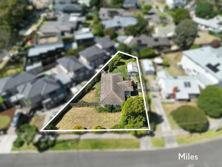Fifth view of Homely house listing, 3 Carlyle Crescent, Bellfield VIC 3081