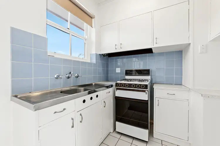 Main view of Homely unit listing, 10/647 Toorak Rd, Toorak VIC 3142