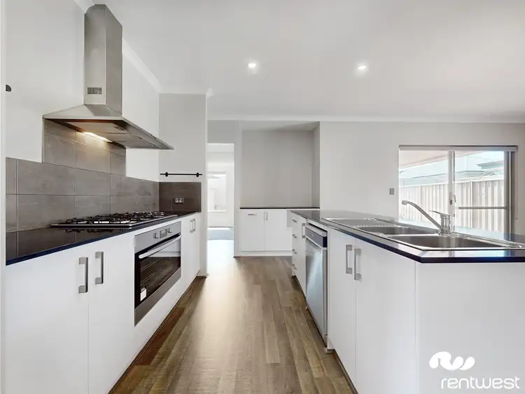 11 Yandal Way, Golden Bay WA 6174
