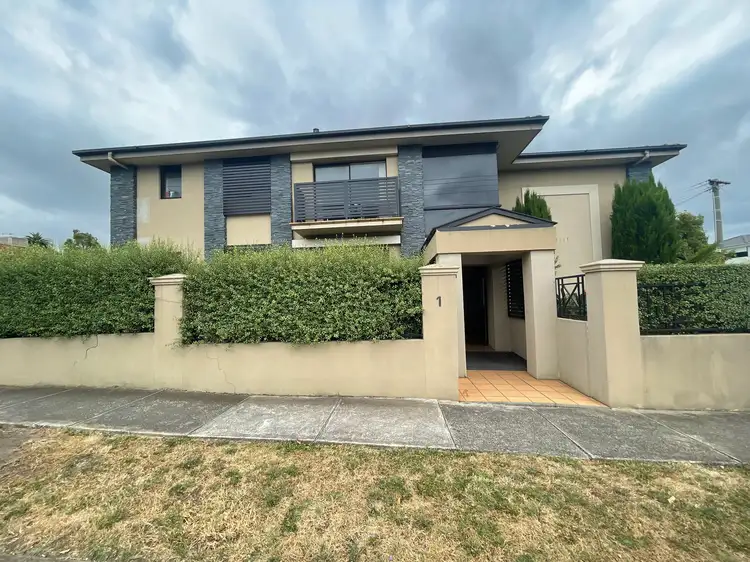 4/1 Collins Street, Essendon VIC 3040