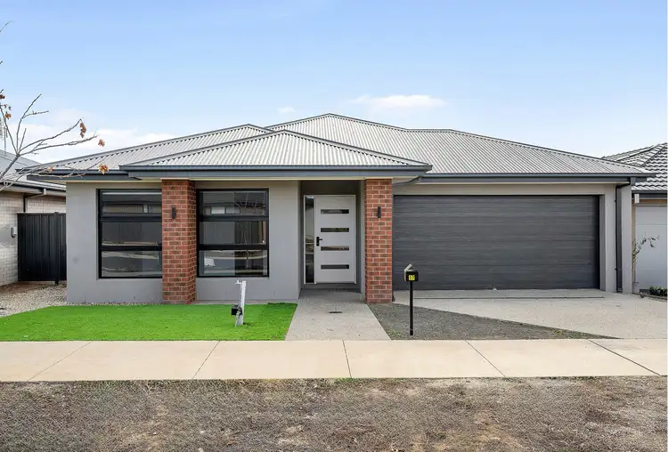 17 Sendock Parade, Huntly VIC 3551