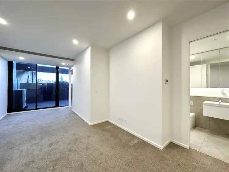 702/81 City Road, Southbank VIC 3006
