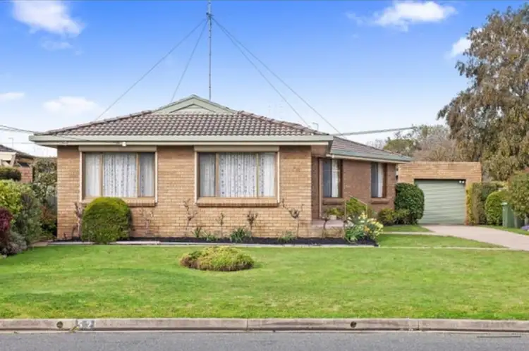 52 Park Street, Wendouree VIC 3355