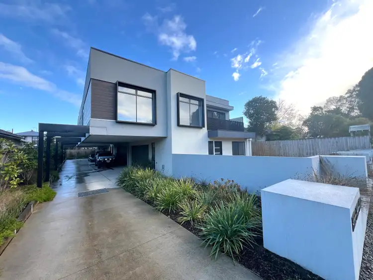 3/18 Ricky Ct, Mooroolbark VIC 3138