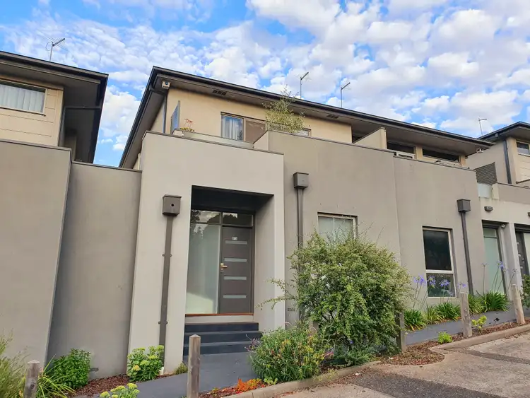 2/8 Chaleyer Street, Reservoir VIC 3073