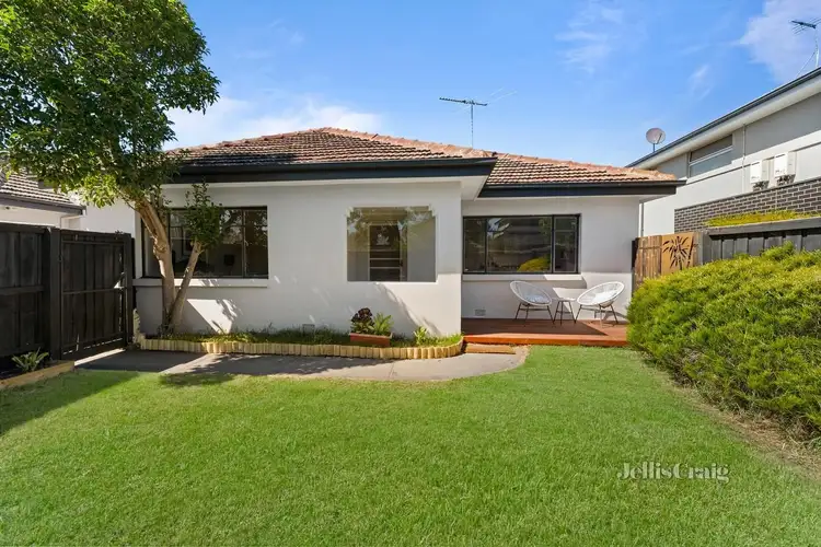 1/4 Valkstone Street, Bentleigh East VIC 3165