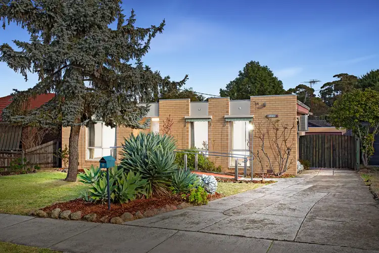 11 Farm Road, Oakleigh South VIC 3167