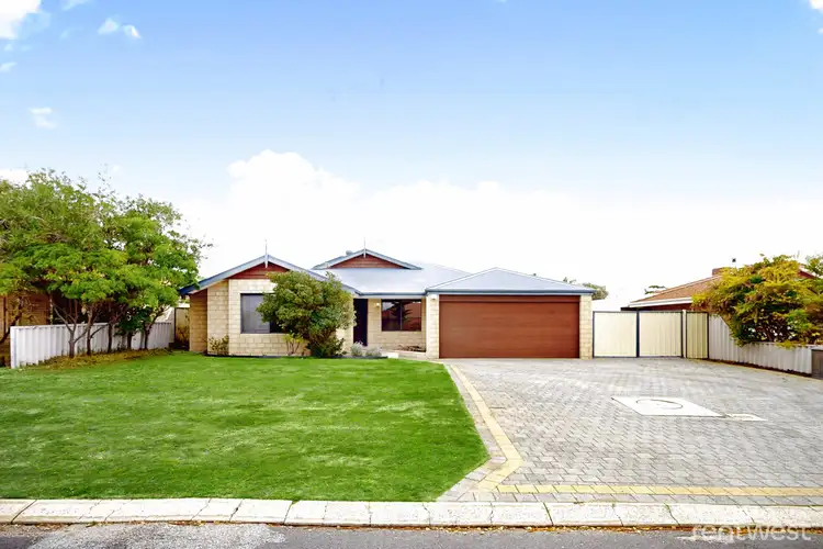 117 Peelwood Parade, Halls Head WA 6210
