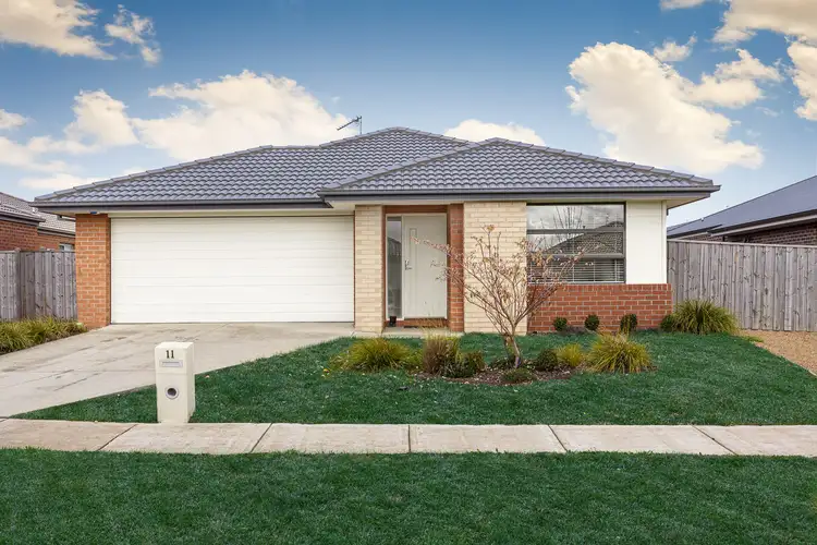 11 Banff Road, Winter Valley VIC 3358