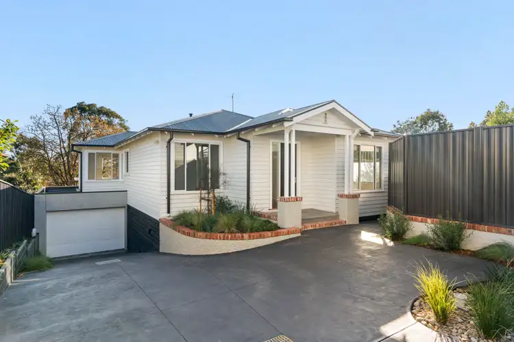 2/13 Hoban Avenue, Montmorency VIC 3094
