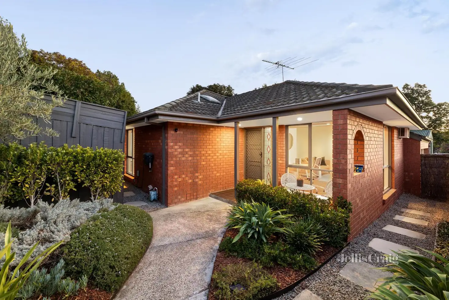 Main view of Homely unit listing, 2/37 Argyle Street, Macleod VIC 3085