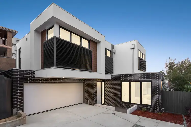 2/20 Clay Drive, Doncaster VIC 3108