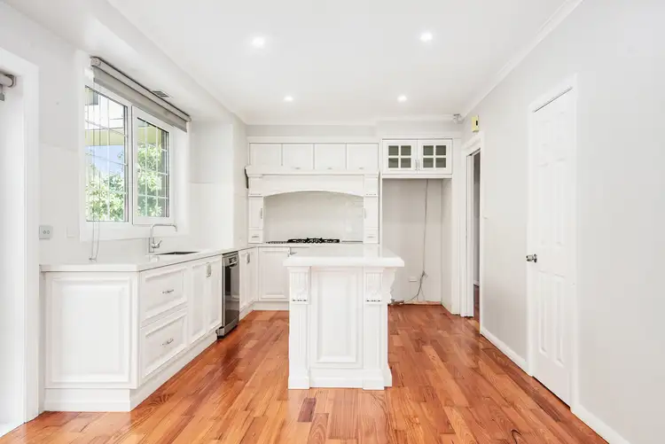34 Brentwood Drive, Glen Waverley VIC 3150