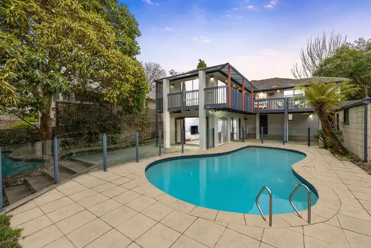 16 Fairway Avenue, Mount Waverley VIC 3149